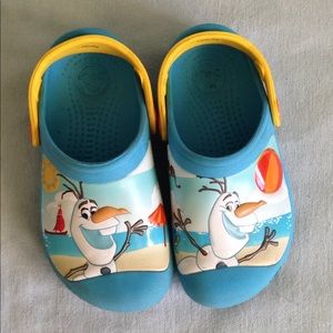 Disney frozen crocs, size 11
